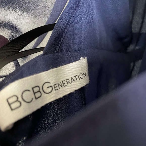 BCBG Generation Sheet Navy Blue cocktail dress. XS. - Picture 4 of 6